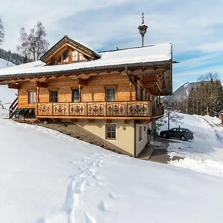 Mansion In Eben Near Salzburger Sportwelt *