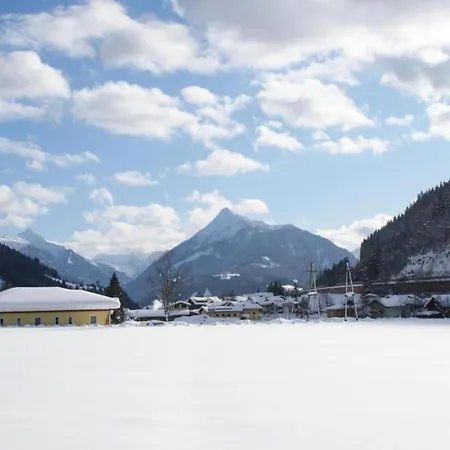 Mansion In Eben Near Salzburger Sportwelt 別荘